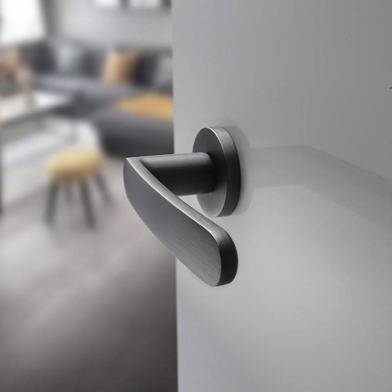 GROËL ROUND PLATE DOOR HANDLE TENDENZA GRAPHITE